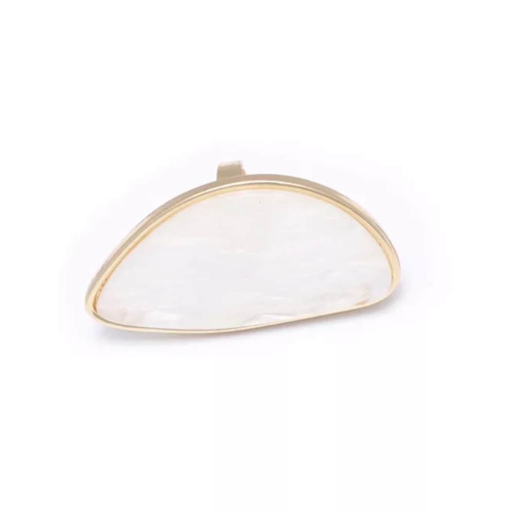 Geometric Oversized Faux Pearl Resin Ring - Picture 2 of 9